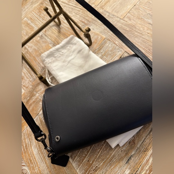 Coach Reversible - Picture 7 of 17